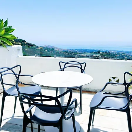شقة La Mairena - Duplex With Panoramic Sea Views *