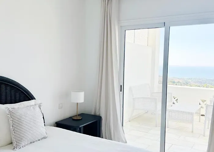 La Mairena - Duplex With Panoramic Sea Views شقة *